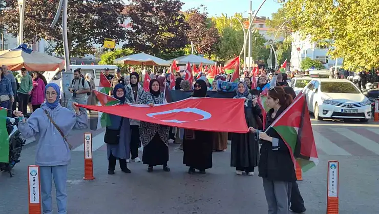 Bartın'da Sumud filosuna destek yürüyüşü