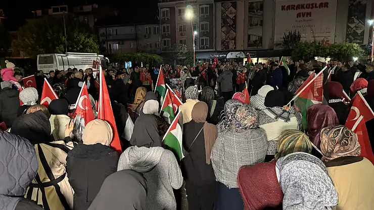 Bartın'da yüzlerce kişi Sumud Filosu için toplandı