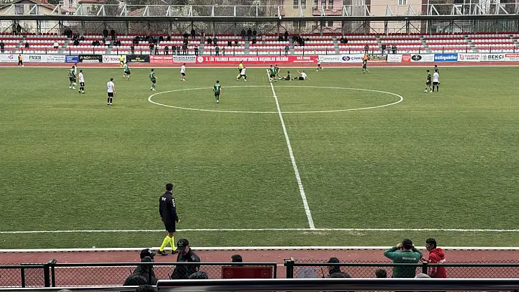 Bartınspor 10 kişiyle galip geldi