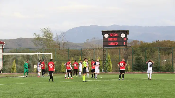 Bartınspor dibe Sebat etti