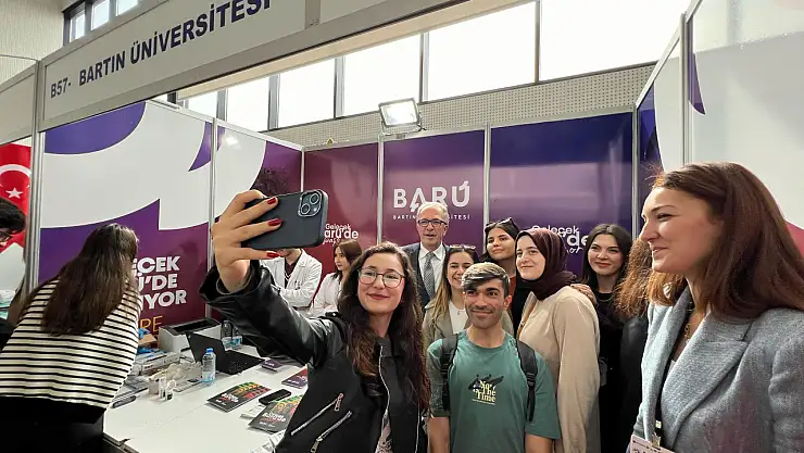 BARÜ, Türkiye'nin en büyük kariyer fuarında yoğun ilgi gördü