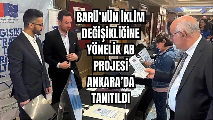 Başarı plaketi takdim edildi