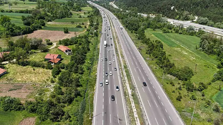 Bayram trafiği sürüyor: Bolu'da kilometrelerce kuyruk