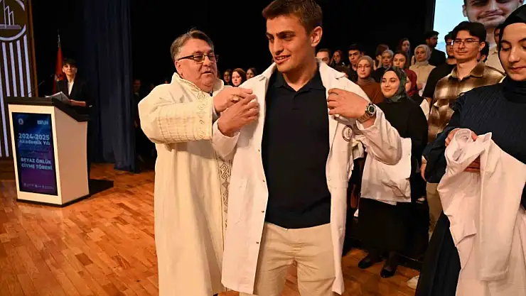 BEUN'da Eczacılık Fakültesi beyaz önlük giyme töreni heyecanı yaşandı