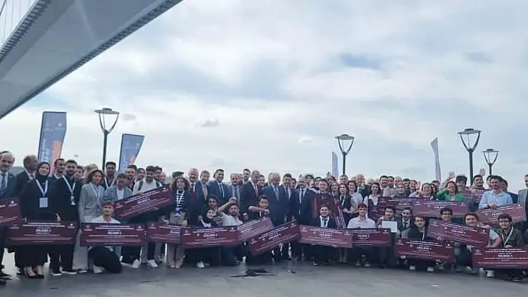 BEUN Psikoloji Bölümü Öğrencisi Akpolat, Türkiye'nin geleceğini şekillendiren projesiyle ödül aldı