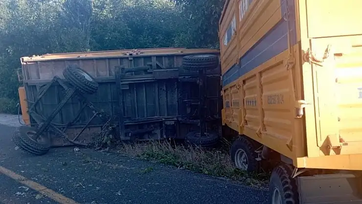Biçerdöver ile traktör çarpıştı