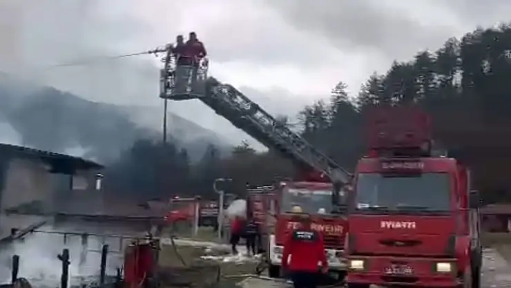 Bolu'da dün faaliyeti durdurulan, konaklama tesisinde yangın