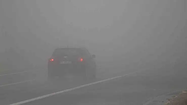 Bolu Dağı'nda göz gözü görmüyor: Görüş mesafesi 25 metreye düştü