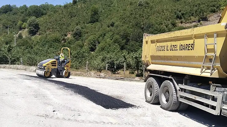Bozulan yollara müdahale ediliyor