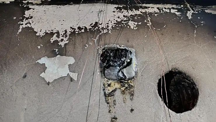 Cami lojmanında prizden yangın çıktı
