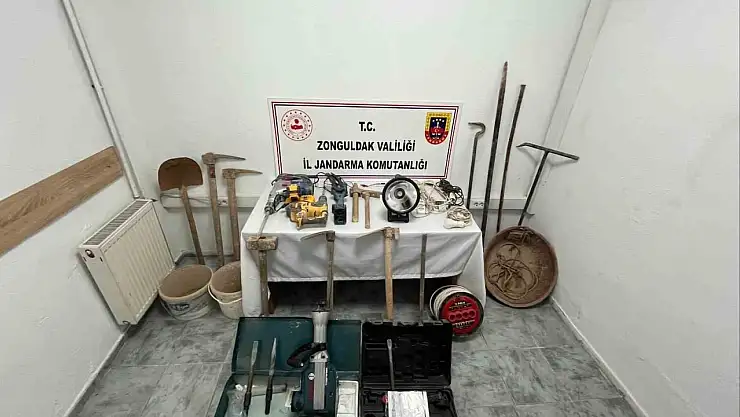 Çaycuma'da kaçak kazı yapan 5 kişi yakalandı
