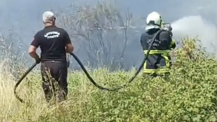 Çaycuma'da örtü yangını korkuttu