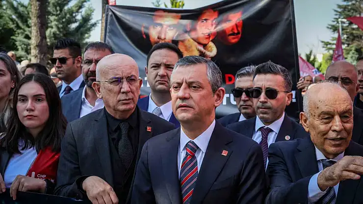 CHP Genel Başkanı Özel: 'Türk ve Kürt kardeşliğini kararlılıkla savunmaya devam edeceğiz'