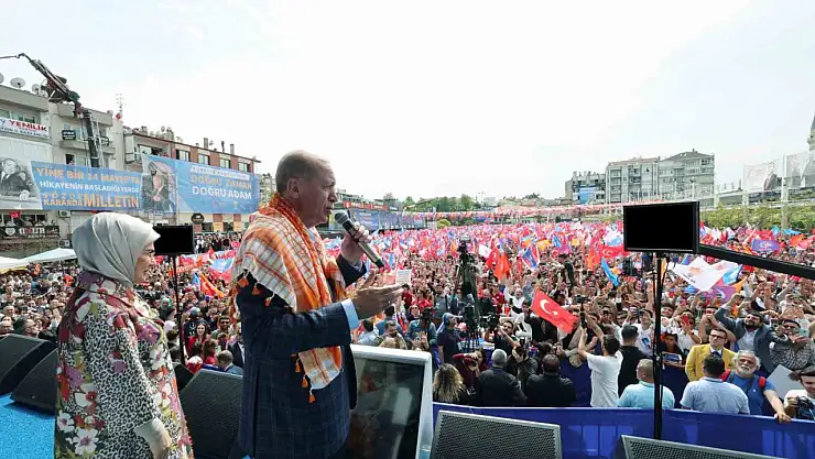 Cumhurbaşkanı Erdoğan 'Oyumuzu ya eser siyasetinden ya da yıkım siyasetinden yana kullanacağız'
