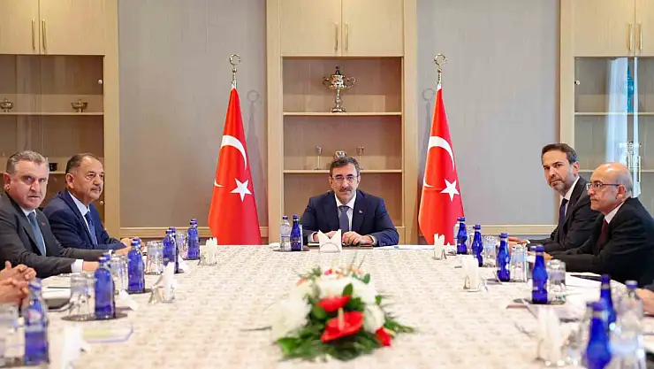 Cumhurbaşkanı Yardımcısı Yılmaz, bakanlarla deprem koordinasyon toplantısı gerçekleştirdi