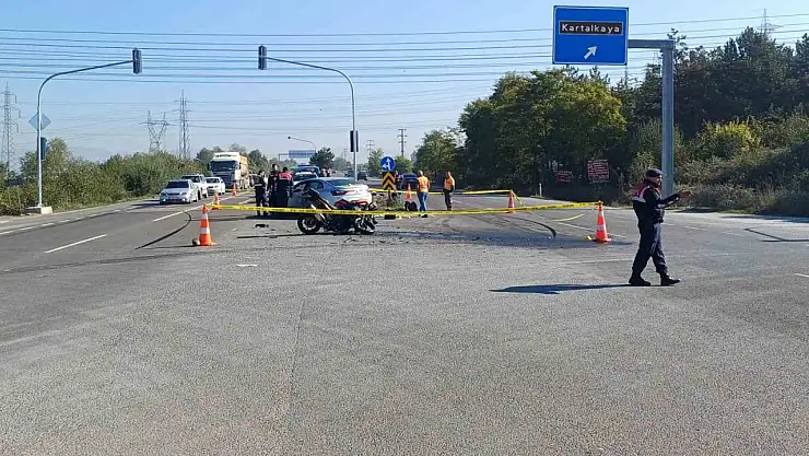 Motosikletle otomobil çarpıştı