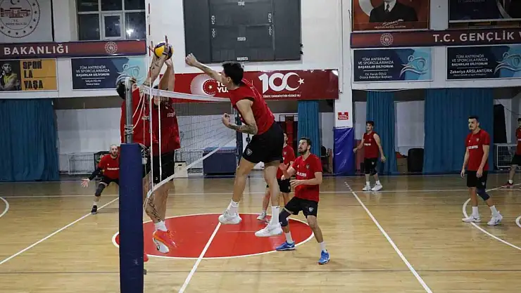 Dev maç Yüzce'de