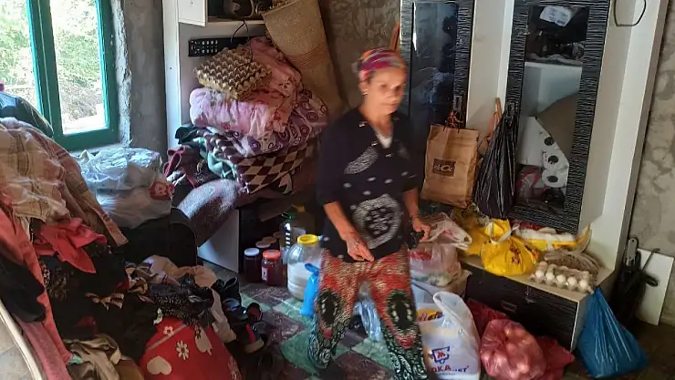 Devrekli çift yıkılmak üzere olan evde hayat mücadelesi veriyor