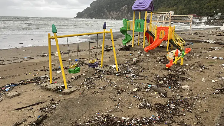 Doğa çöpleri geri iade etti