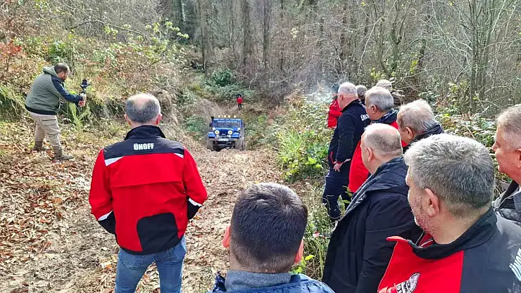 Doğada off-road ve trekking etkinliği