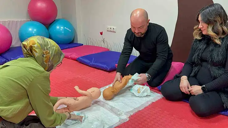 Doğru bilinen yanlışları, gebe okulunda öğrendiler