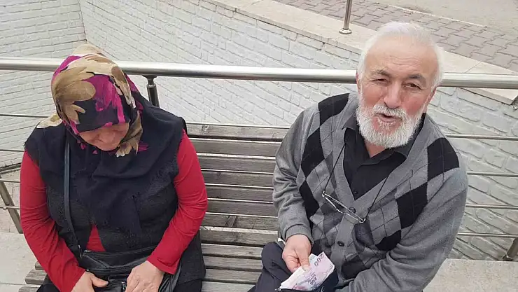 Duyarlı vatandaş bulduğu cüzdanın sahibine ulaşmaya çalışıyor