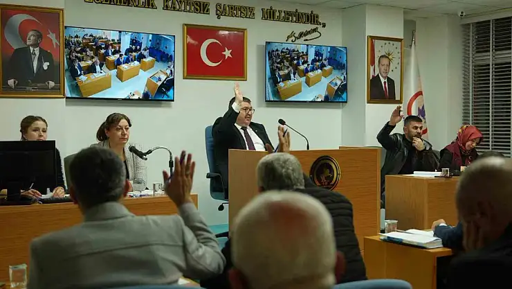 Düzce Belediye Meclisi 2025'in son toplantısını yaptı