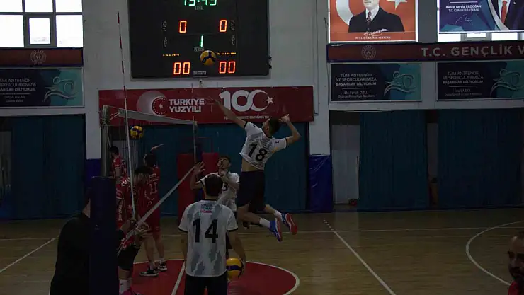 Düzce Belediyesi Spor Akademisi Voleybol Takımı ilk maçında galip