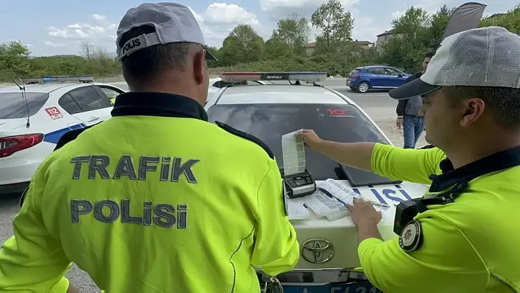 Düzce'de denetimlerde 165 araç trafikten men edildi