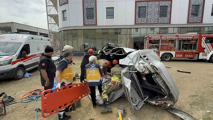 Düzce'de feci kaza 2 yaralı