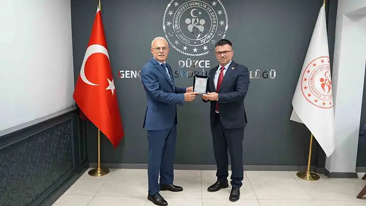 Düzce Gençlik ve Spor İl Müdürlüğü'nde devir teslim töreni gerçekleştirildi