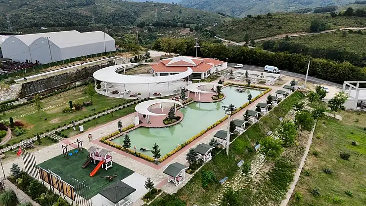 Düzce'nin 'ay yıldızlı' mesire alanı