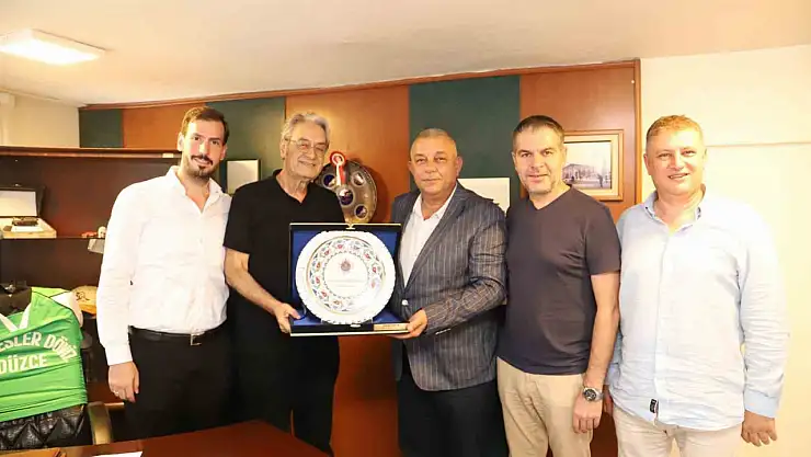 Düzce TSO yönetimi eski başkanları unutmadı