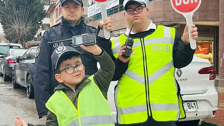 Engelli bireyler trafik polisi olmanın heyecanını yaşadı