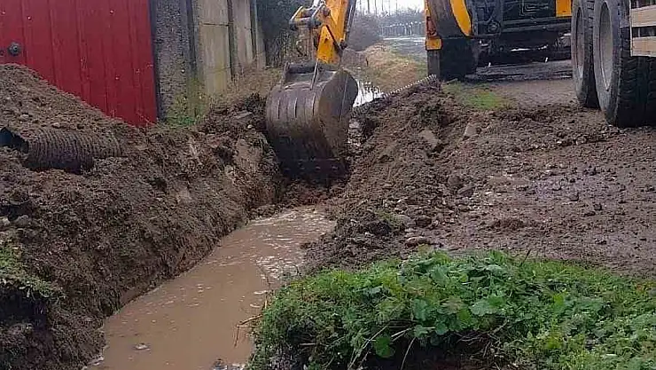 Eriyen karların taşkın oluşturmaması için yoğun çalışma
