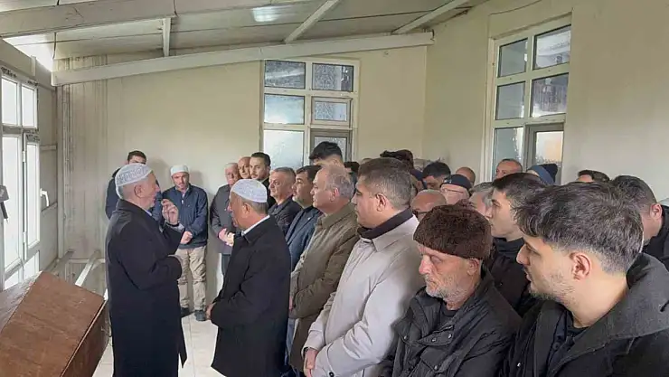 Eski başkan son yolculuğuna uğurlandı