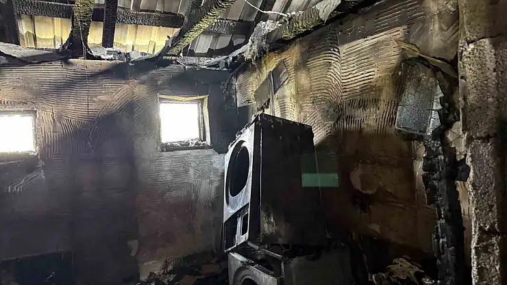 Evi 6'ncı kez yanarak kullanılamaz hale geldi