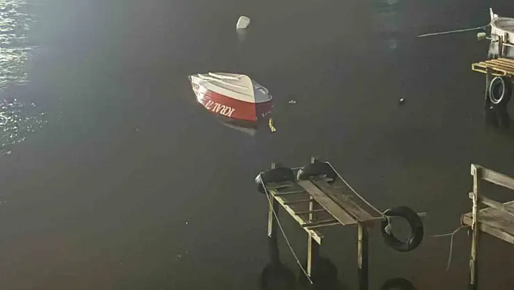 Filyos'ta hortum çıktı, balıkçı teknesi battı