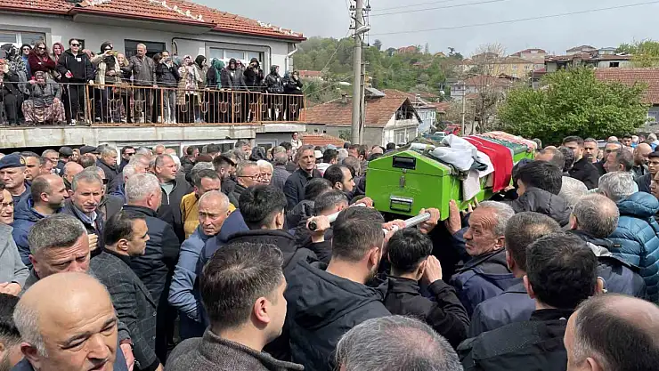 Gişelerdeki feci kazada hayatını kaybeden öğretmen son yolculuğuna uğurlandı