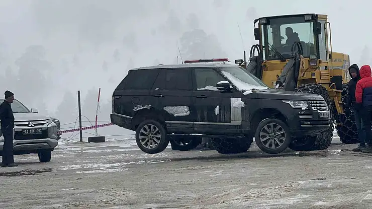 Park halindeki araçlar kaldırılıyor