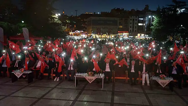 Hain darbe girişiminin 7'nci yılında yüzlerce vatandaş Kastamonu'da tek yürek oldu