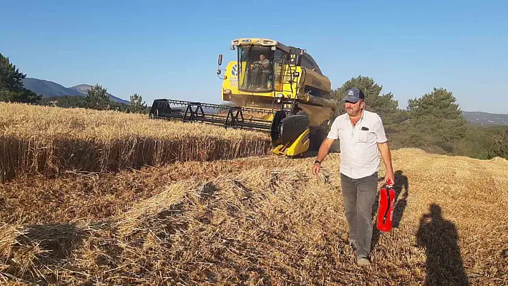 Hasat esnasında tam teçhizat bekliyorlar
