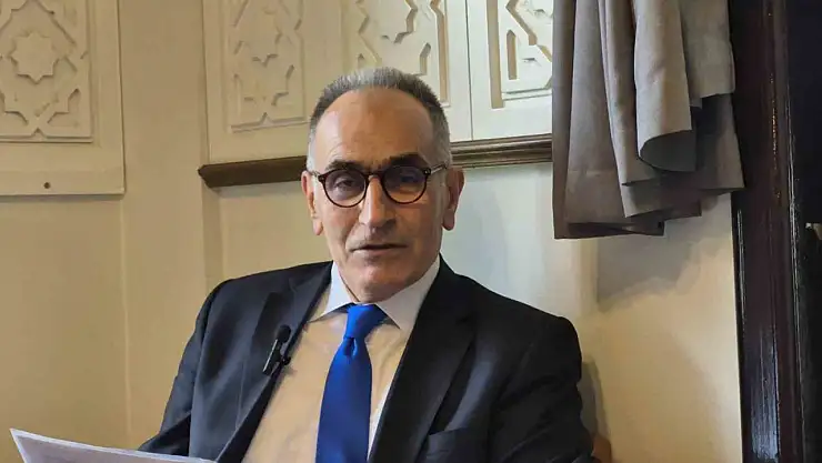 Hat sanatçısı Atay, çıkarttığı 4 kitabını tanıttı