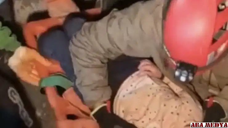 Hatay'da 141. saatte anne ve 5 yaşındaki kızı enkazdan çıkartıldı