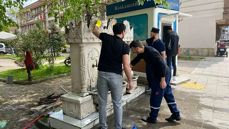 İmamlar pırıl pırıl yaptı