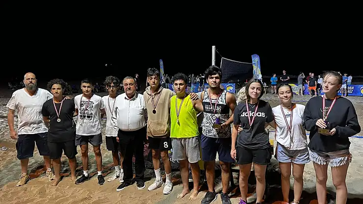 İnkumu Voleybol Turnuvasının kazananları belli oldu