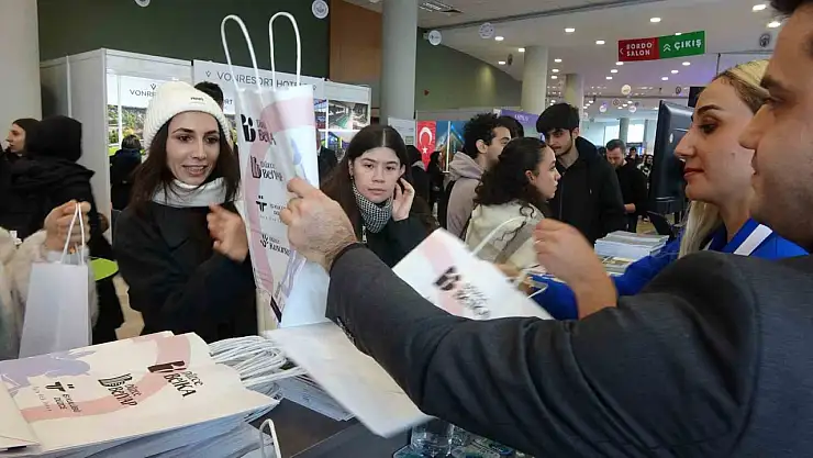 İş arayanların çare bulduğu stant BATIKAF'ta