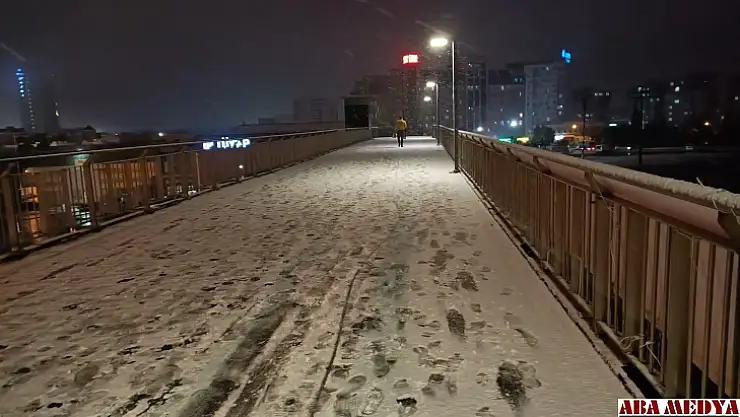 İstanbul'da beklenen kar yağışı başladı
