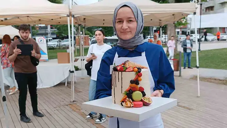Kadınlar en tatlı yarışmada hünerlerini sergiledi