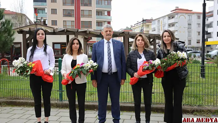 Kadınlar Günü yemeği ve plaket töreni düzenlendi